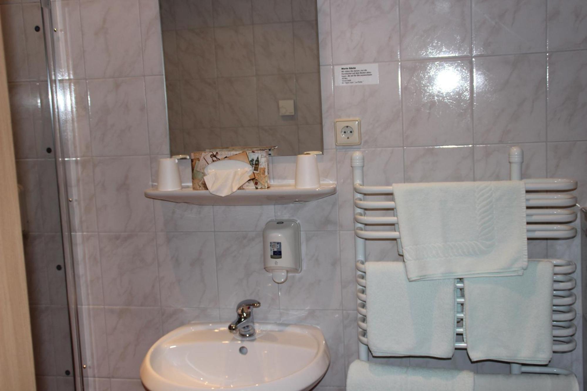 La Porte Und Restaurant 3* Bertingen